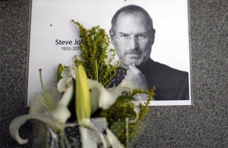 Steve Jobs mất ngày 5/10. Ảnh: Yahoo News.